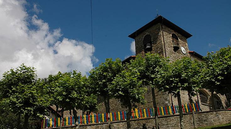 Gobernua auzitara jotzeko prest Elizak bereganatutako ondarea berreskuratzeko 