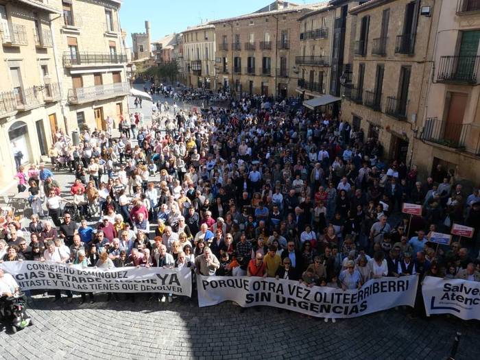 Osasun arreta "osoa" eskatu dute Erriberrin