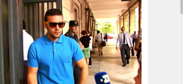 Indarkeriaz lapurreta egin zuen sanferminetako bortxatzaileetako bat absolbitu egin du epaileak