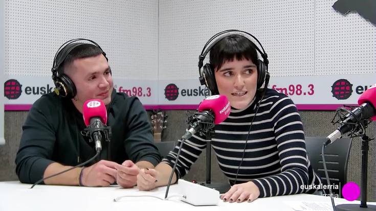 Elisa Bayona eta Ibai Gallardo: "Bost urtez kontzertuak ematen aritu ondoren, gogotsu gaude gure lehenengo diskoa jendarteratzeko"