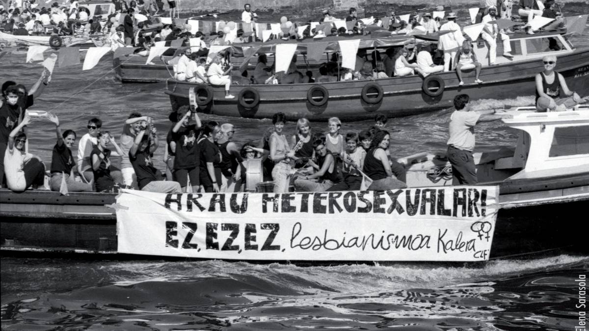 Elena Sarasola, manifestazioa eta bollerismoa kamara atzeko begiradatik