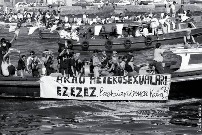 Elena Sarasola, manifestazioa eta bollerismoa kamara atzeko begiradatik