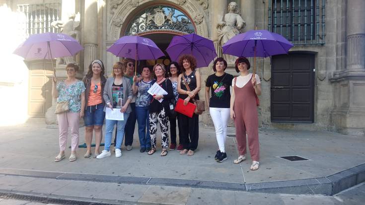 Legealdia amaitu aurretik Emakumeen Etxea sortu dezan exijitu diote Iruñeko Udalari