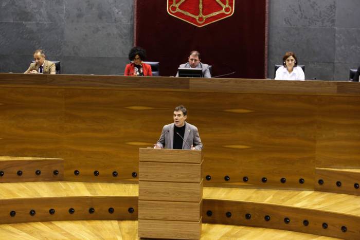 Migratzaileendako harrera eta laguntza zerbitzua proposatu du Nafarroako Gobernuak