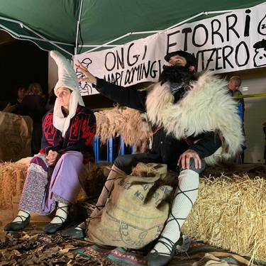 Olentzero eta Mari Domingi. Zergatik ote?