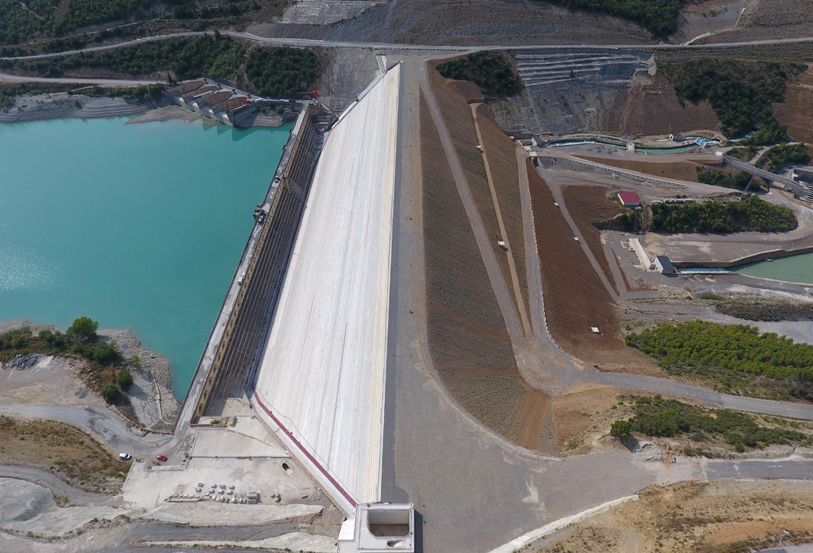 Esa urtegiak ezinen lioke aurre egin uholde handi bati Rio Aragon taldeak ohartarazi duenez