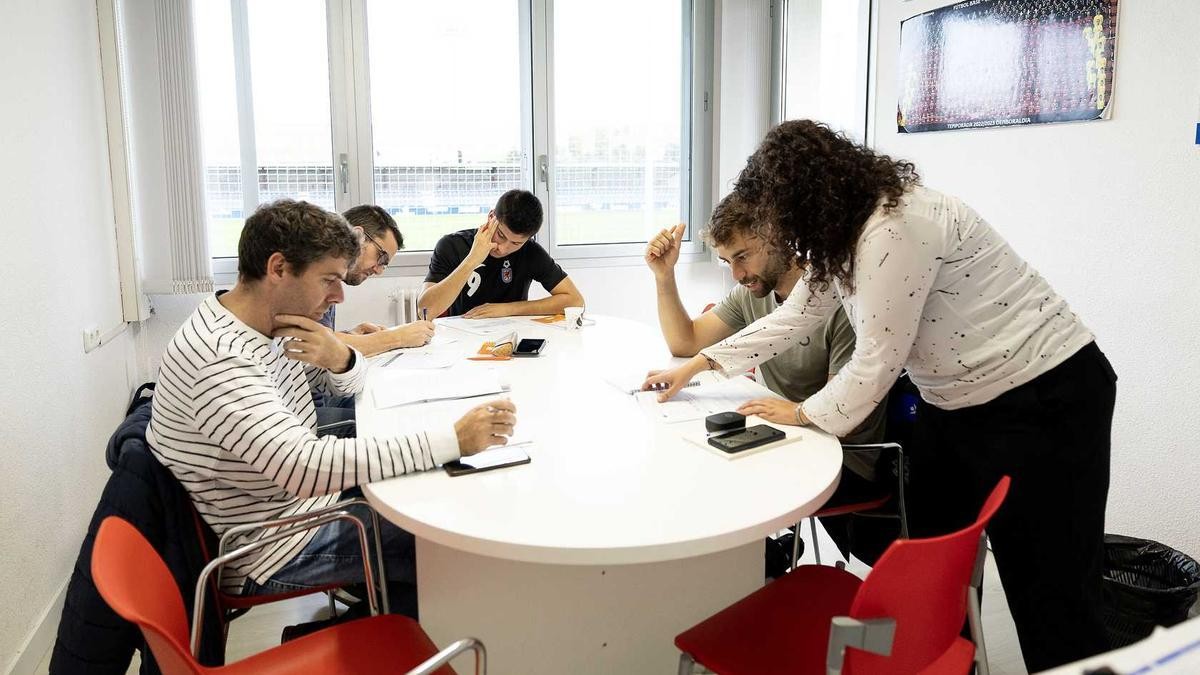 Osasunak eta AEK-k elkarlanerako hitzarmena berritu dute