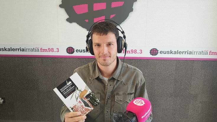 Aitor Blanco: "Israelek palestinarrak suntsitu eta haien kultur transmisioa, kondairak, historia eta jakintza ezabatu nahi ditu"