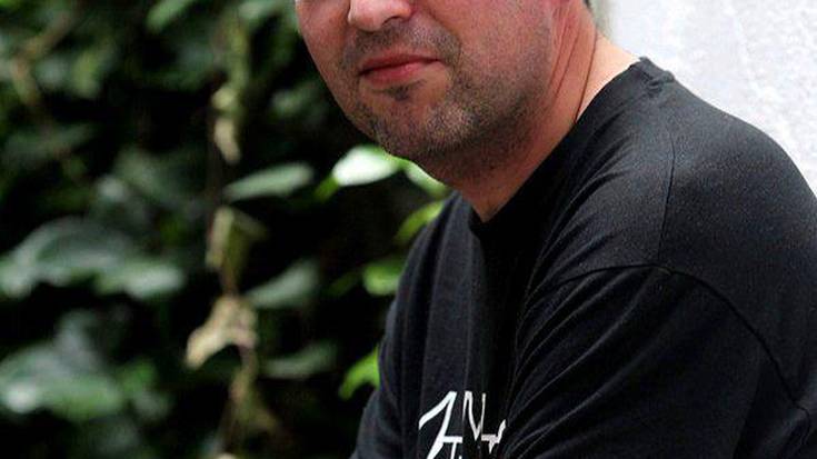 Santi Leone: "Botereak ideologiarik ez duela sinestarazi nahi digu"