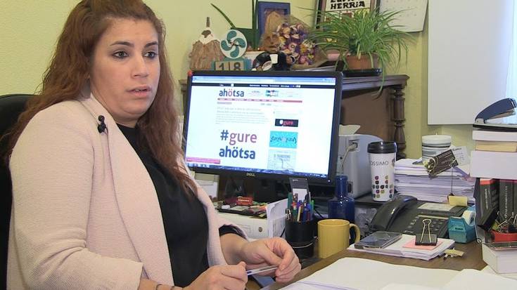 Jaione Karrera: "Tortura kasuengatik zazpi polizik deklaratu dute baina ia ez dute azalpenik eman"