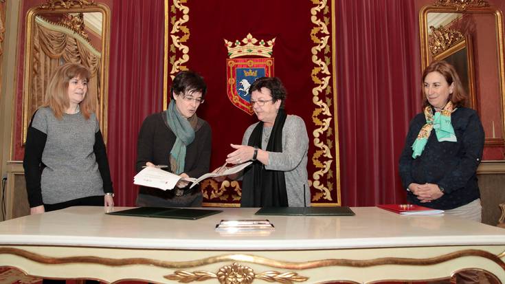 Hitzarmena sinatu dute udalak eta gobernuak adingabeek komunitate lanak eginez zigorrak betetzeko