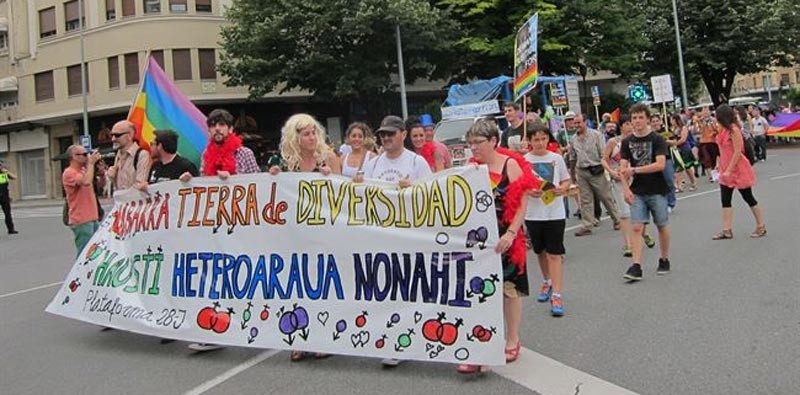 LGTBI+ plana "premiaz" jar dadila abian eskatu du Iruñeko Udalbatzako gehiengoak