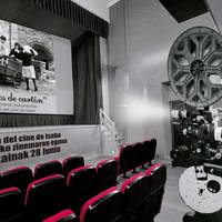 Mikel Lahidalga (Izabako zinema): "Zinemak gorabeherak izan ditu eta herriko boluntarioek bizirik mantendu dute"