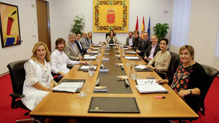 Katalunian 155. artikulua ezartzearen kontra azaldu da Nafarroako Parlamentua