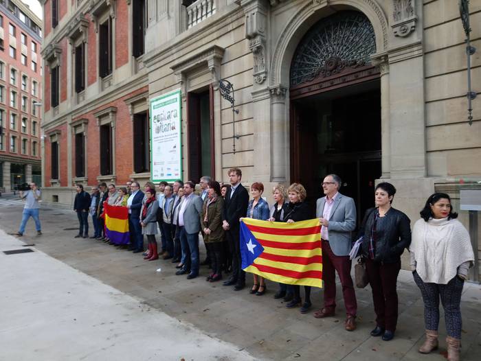 Jordi Sanchez eta Jordi Cuixarten espetxeratzearen kontra azaldu da Nafarroako Parlamentua