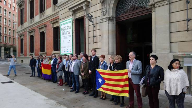 Jordi Sanchez eta Jordi Cuixarten espetxeratzearen kontra azaldu da Nafarroako Parlamentua