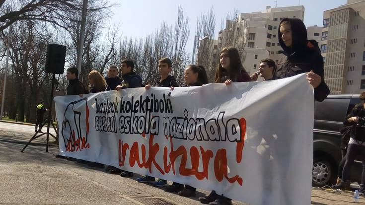 NUPeko errektoreak esan du matrikula ez dela garestitu