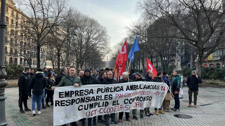 Osasun garraiorako enpresa publikoa sortzeko konpromisoa betetzeko eskatu diote gobernuari