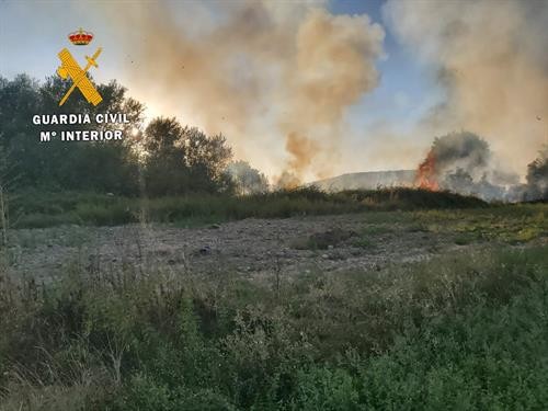 Zuhaizti eta behe mendiko hektarea erdia erre duen sua itzali dute Santakaran