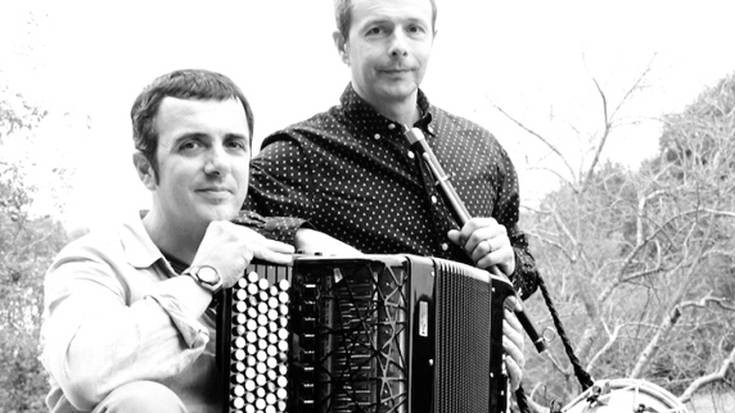 Aitor Furundarenak eta Garikoitz Mendizabalek 'Bi Poliedro' aurkeztuko dute gaur