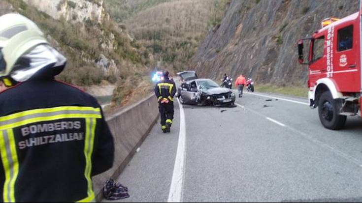 Motorzale bat hil da Oroz Betelun izandako istripuan