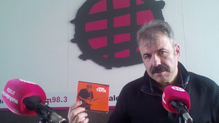 “Umore kritiko eta politikoa baliabide ederra da”