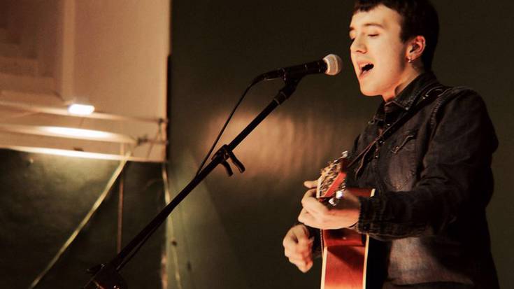 Altxatu taldeko Ibai Osinagak akustikoan joko du Zaldiko Maldikon