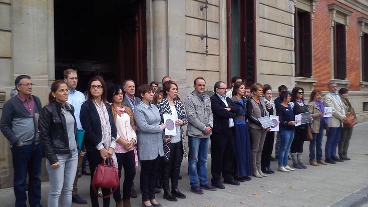 Indarkeria matxistaren aurka bat egin du Parlamentuak