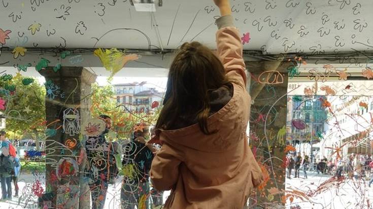 Yoga ikastaroa, dioramak, Lego eta psikomotrizitate tailerrak laster Iraulin