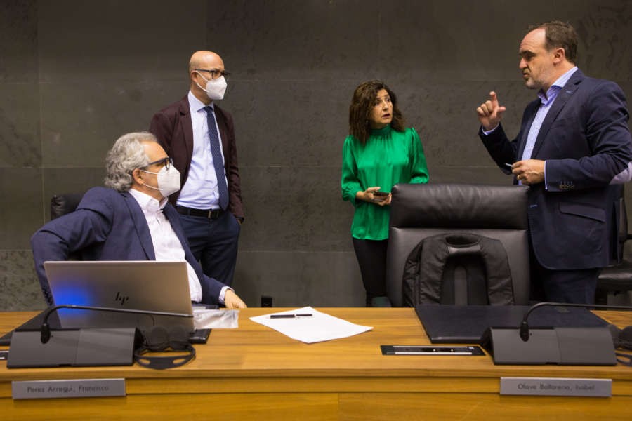 Nafarroako osasun eskumenak erabat gauzatzearen aldeko adierazpen bat baztertu du parlamentuak