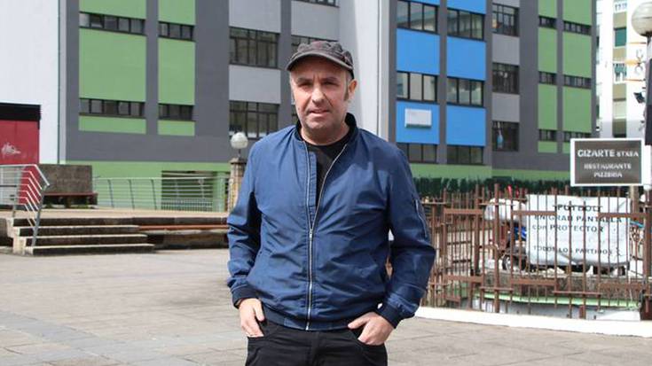 Iñaki Lpz. de Luzuriaga (Wikipedia): "Genozidioaren inguruko artikuluak liburu bakarrean bildu nahi ditugu, gertatutakoaren euskal ikuspegi orokorra izateko"