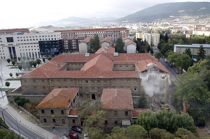 Iruñeko kartzela zaharraren orubea Memoria Historikoaren Leku izendatzea eskatu dute