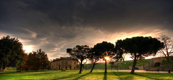 Biktima guztien errekonozimendua eskatuko dute Polizia Nazionalaren erakusketaren aurrean