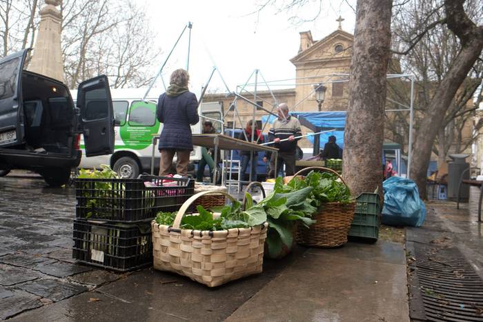 Merkatu soziala eta truke bidezkoa eginen dute bihar Errekoleta plazan