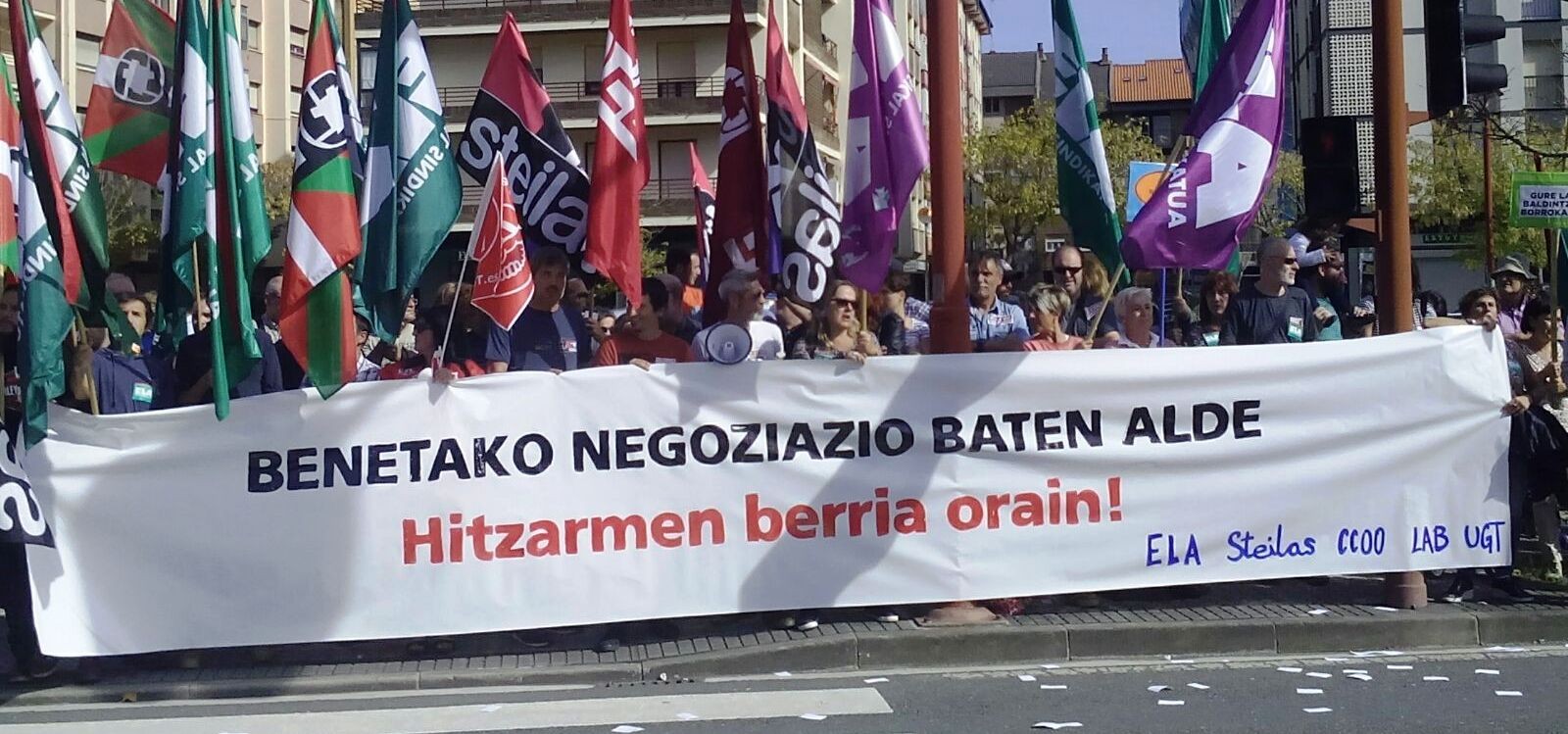 Hezkuntzan hitzarmena behar dela aldarrikatzen ari dira LAB, Steilas eta ELA
