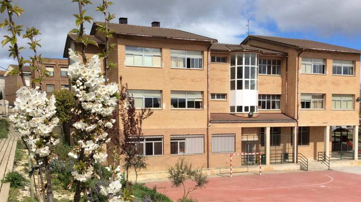 Mendigorriako gurasoei ez diete utzi haien seme-alabak D ereduan aurre-matrikulatzen