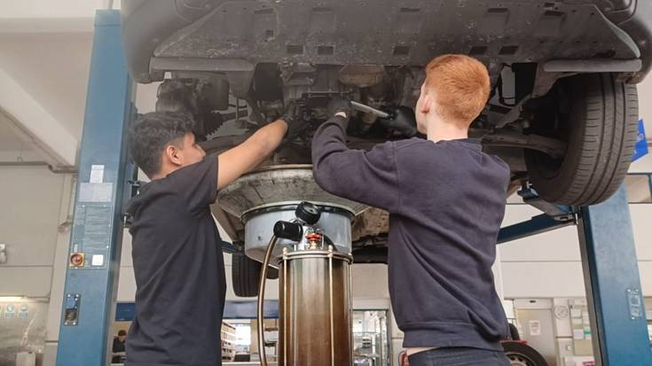 Urtzi Beroiz: "Hamalau ordu gutxiago ditugu arreta eskaintzeko eta  praktikak eginen dituzten ikasle kopurua bikoiztu egin da"