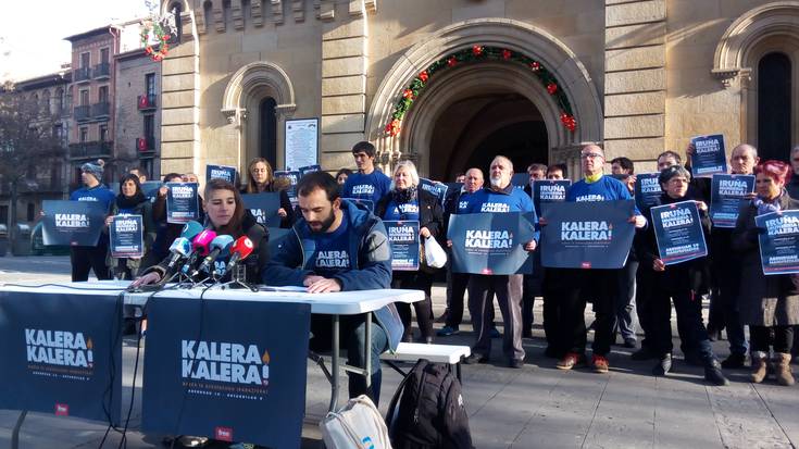 Euskal presoen askatasuna eskatzeko 'Kalera Kalera' ekimena Iruñean