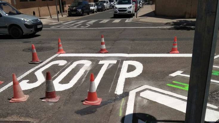 "Desberdin" margotu dute seinalea lurrean