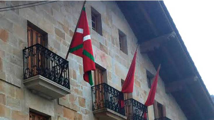 Aniztasuna eta bizikidetza aintzat hartuko duen Sinboloen Legea nahi du Parlamentuak