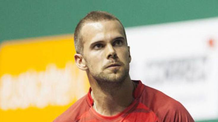 Aitor Zubietak pilotari profesional izateari utziko dio