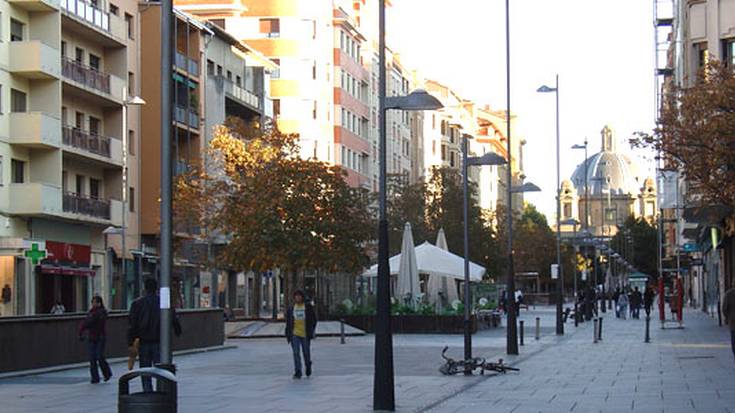 Hiru urteko haurra zaurituta bizikleta batek harrapatuta