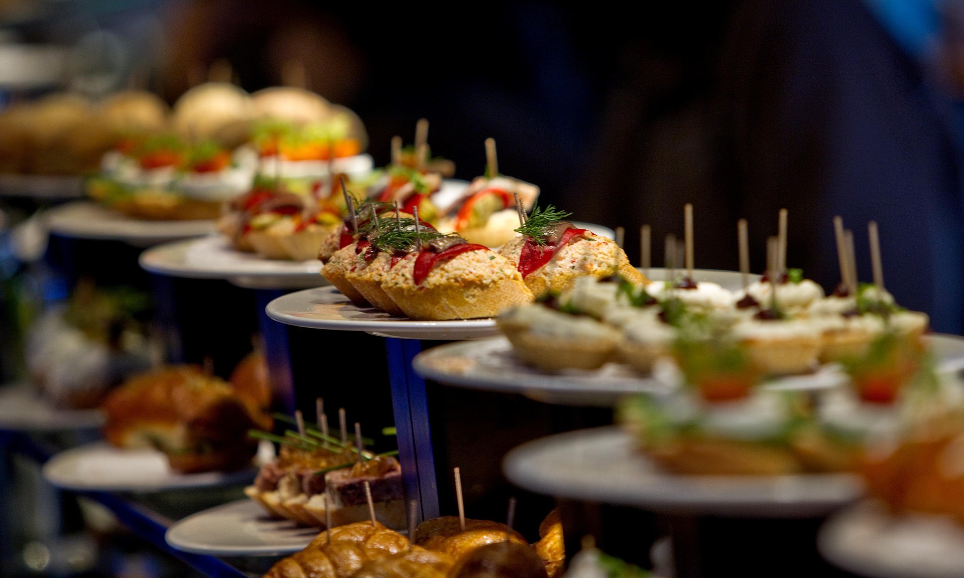 Santo Domingo, Ermitagaña eta Zabalguneko merkatuek pintxo solidarioak eskainiko dituzte