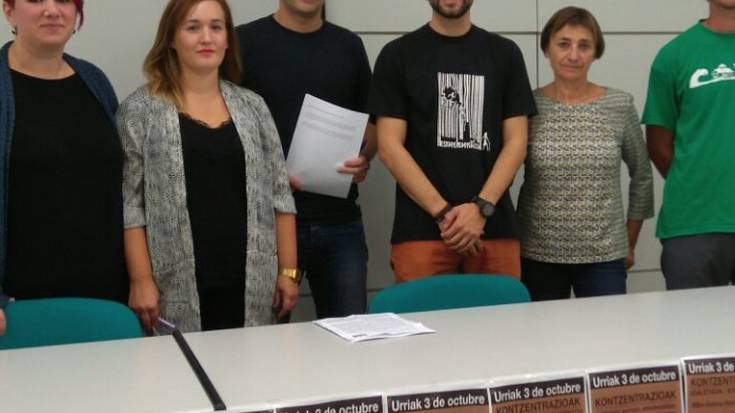 Hainbat sindikatuk elkarretaratzeak deitu dituzte Kataluniari elkartasuna helarazteko