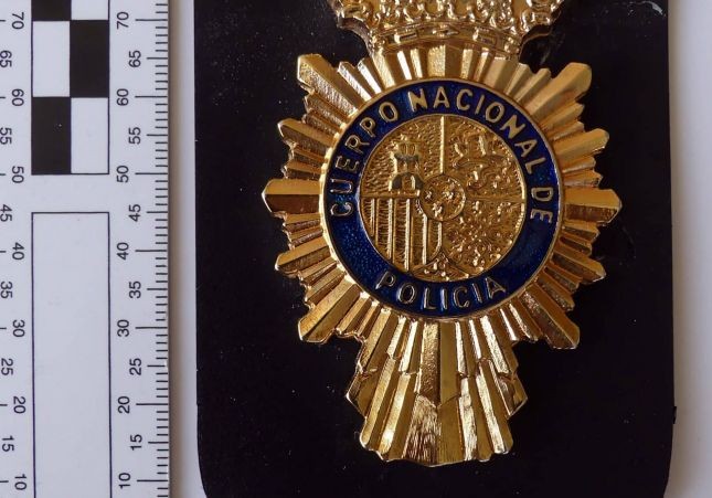 Cintruenigoko gizon bat atxilotu dute, Polizia Nazionalaren plaka faltsutu eta erabiltzeagatik