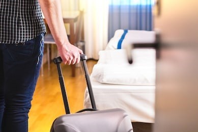 Nafarroako Turismo Erregistroan inskribatu gabe iragartzen diren apartamentu turistikoen informazioa eskatu du Nafarroako Gobernuak