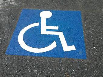 Autoa aparkatzeko matrikularik gabeko txartel berriak ahalmen urriko pertsonentzat