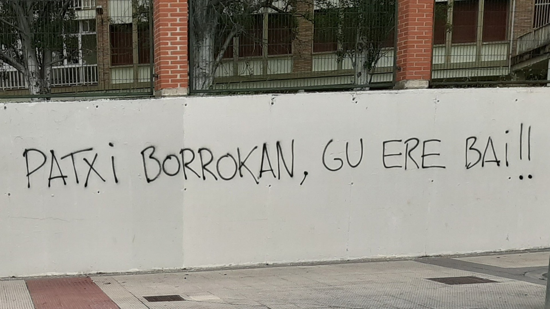 Patxi Ruiz presoak hirugarren eguna beteko du gaur gose eta egarri greban, eta beste preso batzuek bat egin dute haren protestarekin