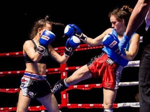 Ana Smith Kick Boxing Borrokalaria Ez Da Dirudien Bezain Bortitza 