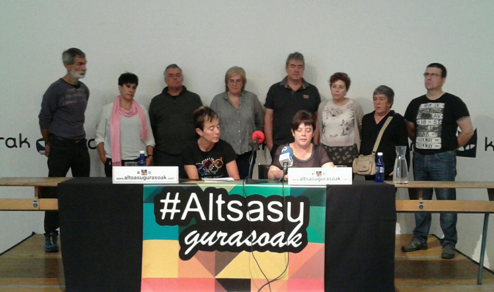Altsasuko gazteei elkartasuna adierazi diete 51 europarlamentarik